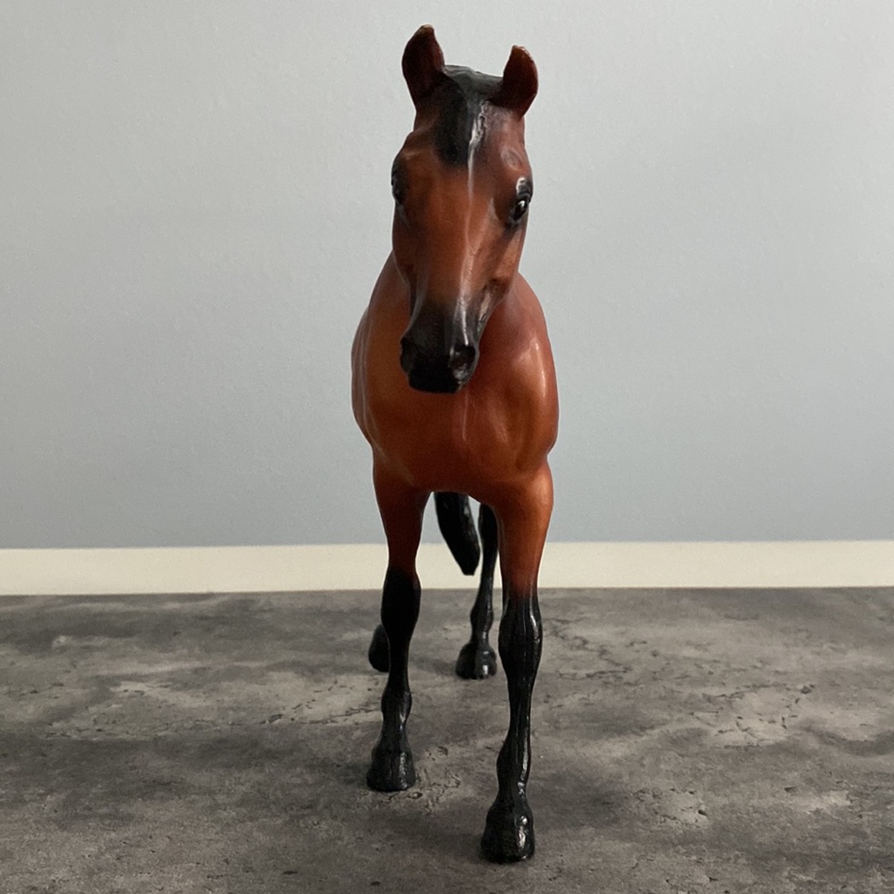 Breyer Rugged Lark - Picture 3 of 10